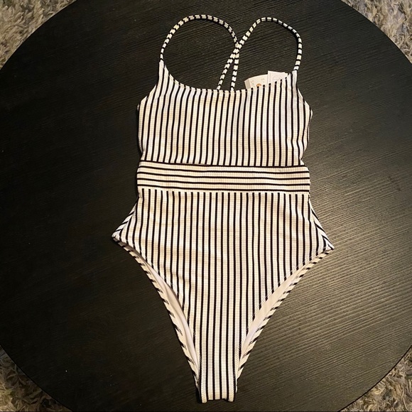 Shade & Shore Women's Ribbed 1Piece Swimsuit - Picture 2 of 8